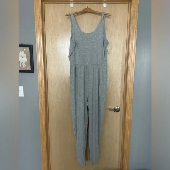 NWT women’s Old Navy Active jumpsuit size XL Tall - Picture 1 of 8